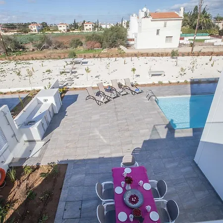 Cyprus In The Sun Hollyoaks 2 Platinum 10 Bedrooms Sleeps 22 Holiday home