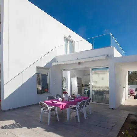Cyprus In The Sun Hollyoaks 2 Platinum 10 Bedrooms Sleeps 22 Holiday home