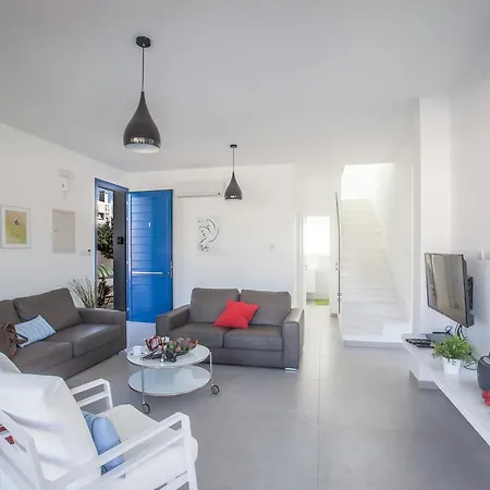 Cyprus In The Sun Hollyoaks 2 Platinum 10 Bedrooms Sleeps 22 Holiday home *