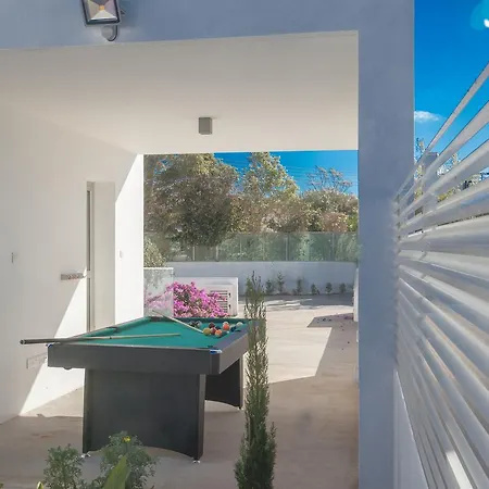 펜션 Cyprus In The Sun Hollyoaks 2 Platinum 10 Bedrooms Sleeps 22 *