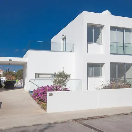 Cyprus In The Sun Hollyoaks 2 Platinum 10 Bedrooms Sleeps 22