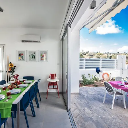 Σπίτι διακοπών Cyprus In The Sun Hollyoaks 2 Platinum 10 Bedrooms Sleeps 22 *