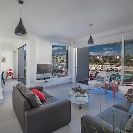 펜션 Cyprus In The Sun Hollyoaks 2 Platinum 10 Bedrooms Sleeps 22 프로타라스