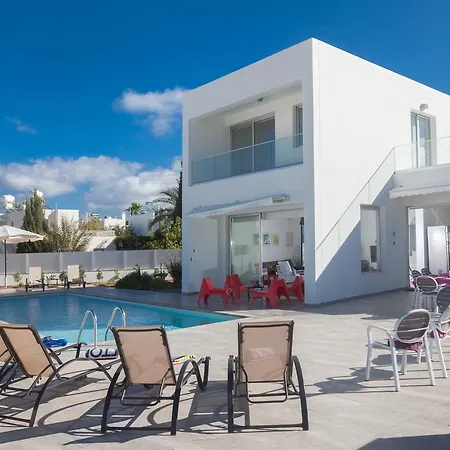 Cyprus In The Sun Hollyoaks 2 Platinum 10 Bedrooms Sleeps 22