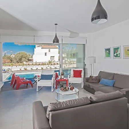 펜션 Cyprus In The Sun Hollyoaks 2 Platinum 10 Bedrooms Sleeps 22 프로타라스